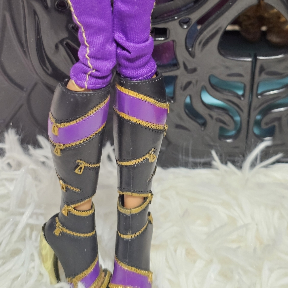 Monster High G1 Schools Out Clawdeen  Wolf Doll Dated 2008 Released 2011 Wave 2 - Picture 4 of 7